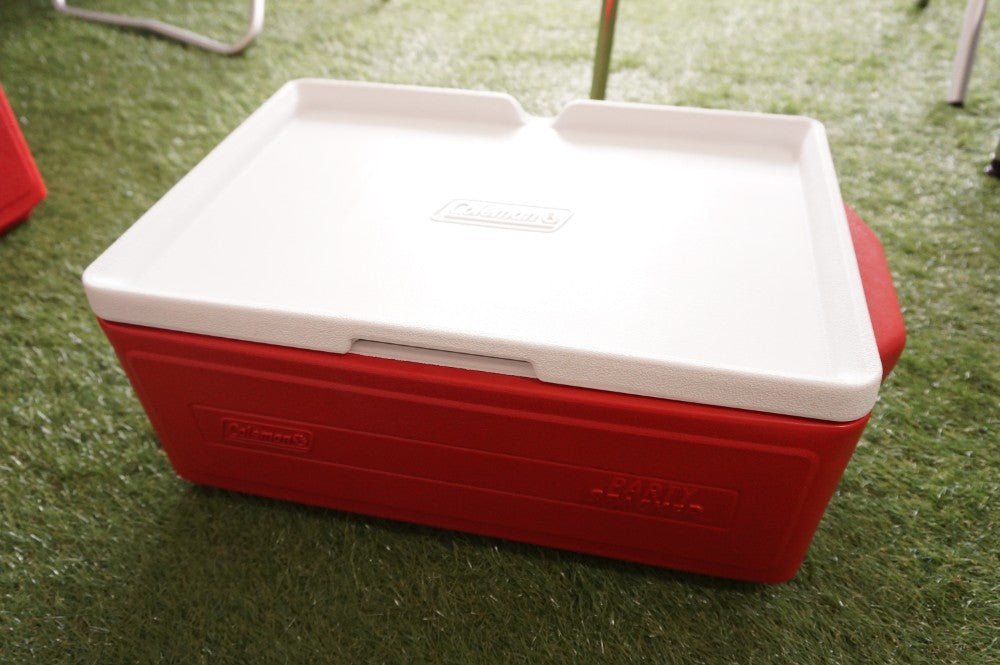 新品同様  コールマン（Coleman） パーティースタッカー　25QT キャリー・コンテナ　クーラーボックス　ハードクーラー