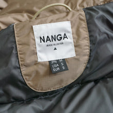 画像をギャラリービューアに読み込む, 入手困難　ナンガ（NANGA） オーロラダウンジャケット サイズM　メンズ ダウンジャケット COYOTE 直営店舗・公式サイト限定カラー