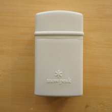 画像をギャラリービューアに読み込む, 美品  スノーピーク（snowpeak） ギガパワーランタン天オート GL-100AR 80W相当 ライト・ランタン　テーブルランタン　小型