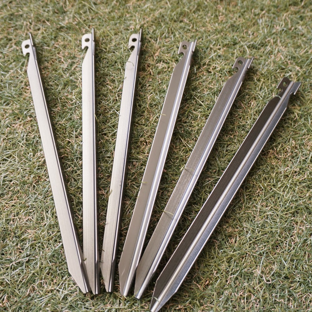 新品同様   バンドック/ V字ペグ　6本セット テント・タープアクセサリー