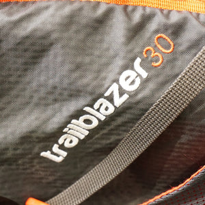 新品同様  MONTANE（モンテイン） トレイルブレイザー30 MONTANE リュック・デイパック　トレラン　バックパック[5/29値下げ]