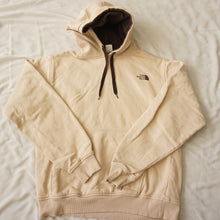 画像をギャラリービューアに読み込む, ザ・ノースフェイス（THE NORTH FACE） ロゴ刺繍　裏起毛パーカー 古着 スウェット・パーカー クリーム メンズ サイズ/XL