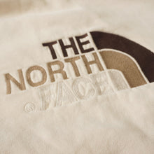 画像をギャラリービューアに読み込む, ザ・ノースフェイス（THE NORTH FACE） ロゴ刺繍　裏起毛パーカー 古着 スウェット・パーカー クリーム メンズ サイズ/XL
