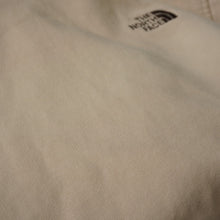画像をギャラリービューアに読み込む, ザ・ノースフェイス（THE NORTH FACE） ロゴ刺繍　裏起毛パーカー 古着 スウェット・パーカー クリーム メンズ サイズ/XL