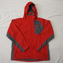 画像をギャラリービューアに読み込む, ザ・ノースフェイス（THE NORTH FACE） ハイベントナイロンマウンテンパーカー ジャケット 古着 レッド×グレー メンズ サイズ/M