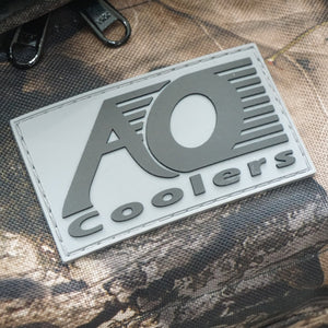 美品 エーオークーラー（AO Coolers） AOCOOLERS　24パック ソフトクーラー バッグ＆コンテナー　クーラー・保温　ソロ〜３人程度