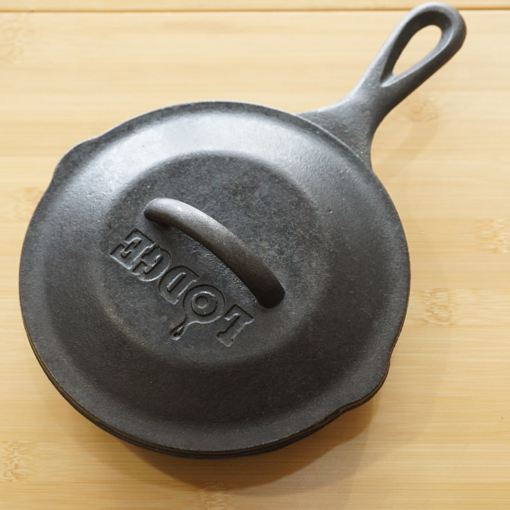 美品 ロッジ（LODGE） スキレット 6 1/2インチ ＆スキレットカバー　セット　L3SK3/L3SC3 キッチンツール　鋳鉄　鉄板　フライパン