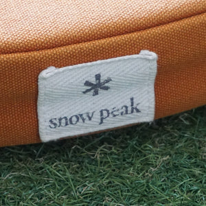 美品 スノーピーク（snowpeak） ラウンジクッション TM-096OR フィールドギア　グラウンドスタイル　お座敷　座布団　二つ折り