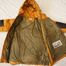 画像をギャラリービューアに読み込む, 新品同様  grn outdoor　OFF to ON JACKET GO9211Q ダウンジャケット 古着 CAMEL サイズ/M　2way シュラフに早変わり　寝袋　アウター [送料無料] [12/2値下げ]