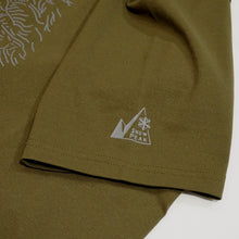 画像をギャラリービューアに読み込む, 未使用 スノーピーク（snow peak） Graphic Tee Snow Tree グラフィックティー スノーツリー M Olive MM4110-TS0103OL Tシャツ オリーブ 雪山の森林 2021秋冬 [送料無料]